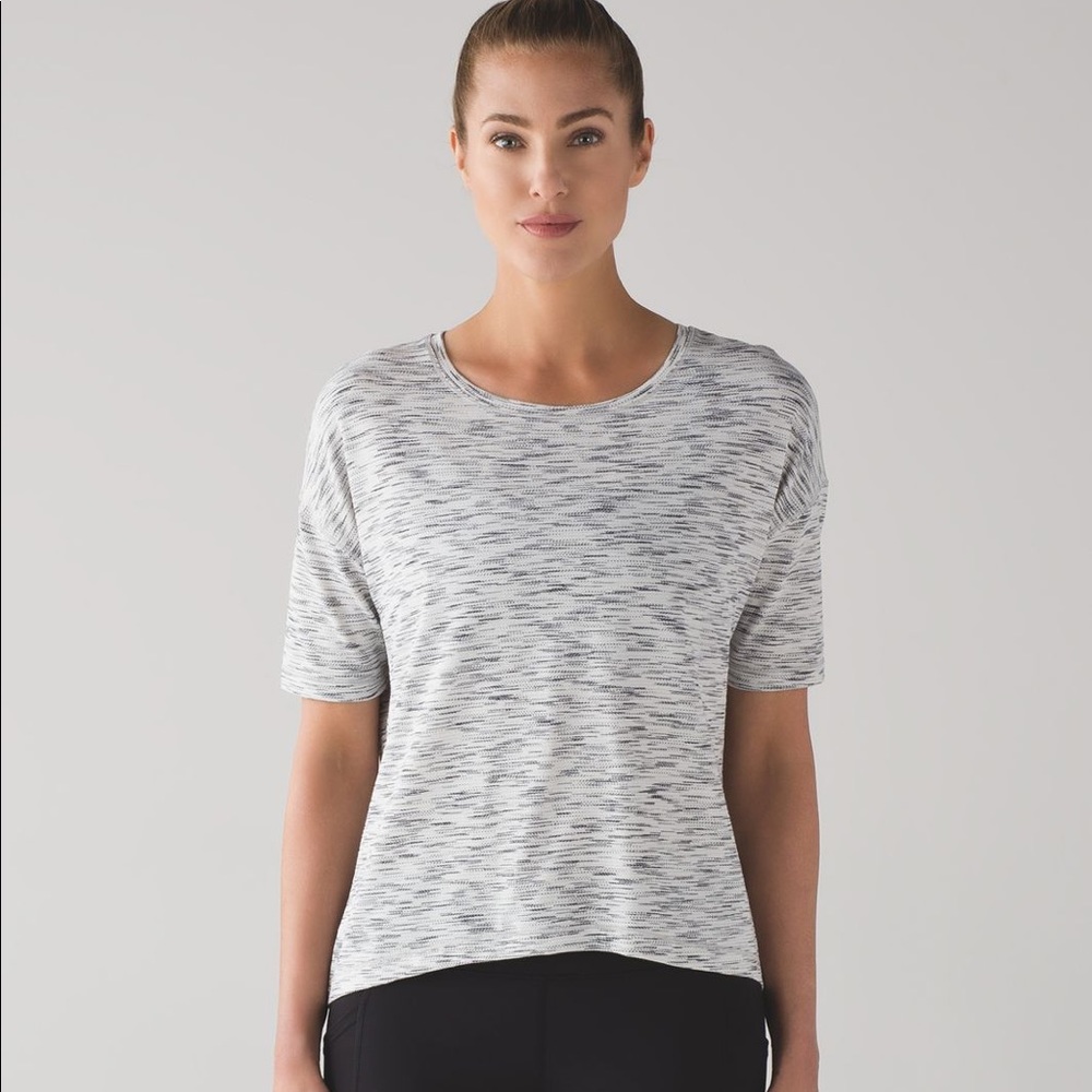 Lululemon run it out tee gray space